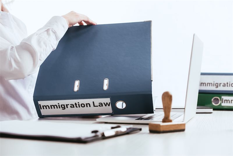 How Do You Choose The Best immigration Lawyer For You?